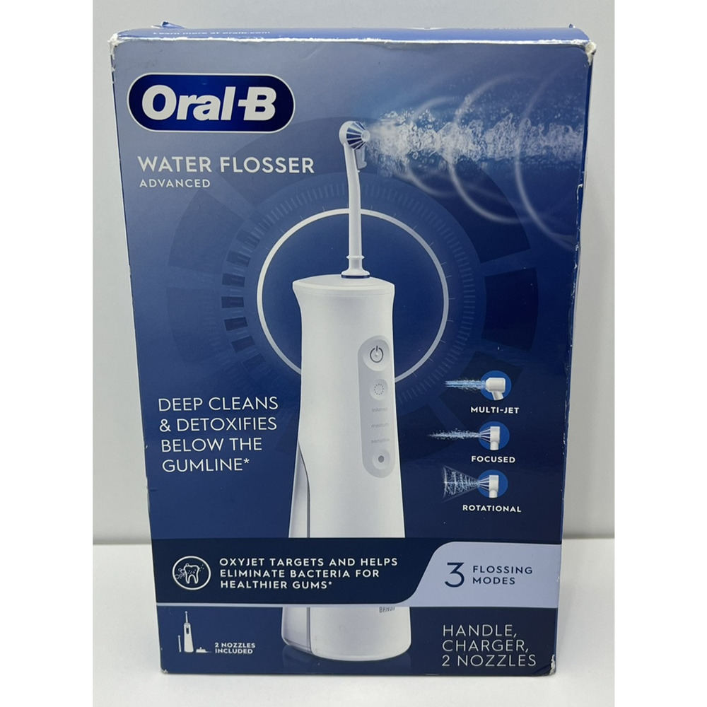 Oral-B‎ Water Flosser Advanced - Includes Handle, Charger & 2 Nozzles - SEALED